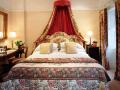 Mews Room